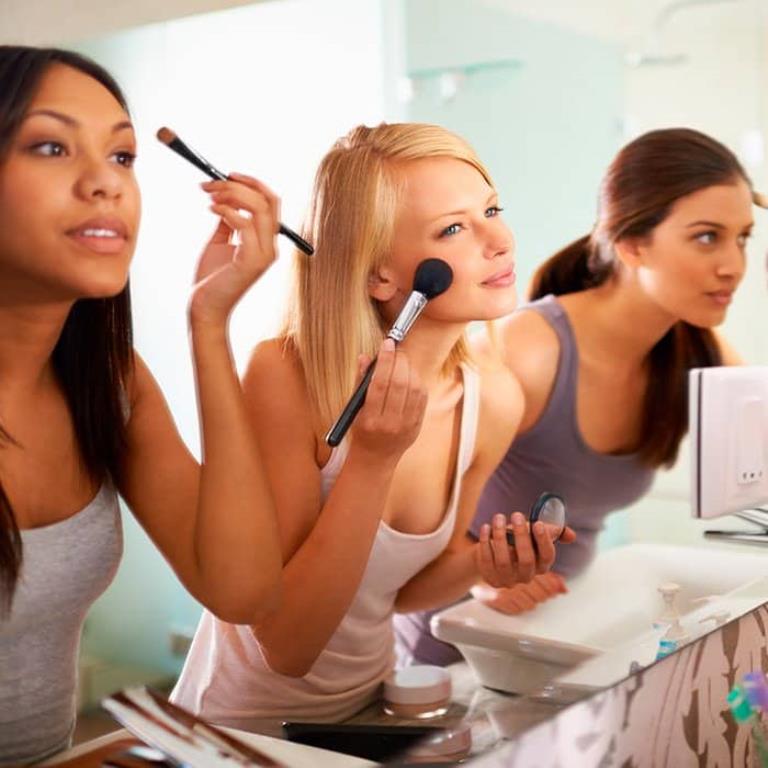 CURSO AUTOMAQUILLAJE GRUPO (2/3 PERS.) PRECIO POR PERSONA